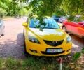 Желтый Мазда 3, объемом двигателя 1.6 л и пробегом 185 тыс. км за 5000 $, фото 3 на Automoto.ua