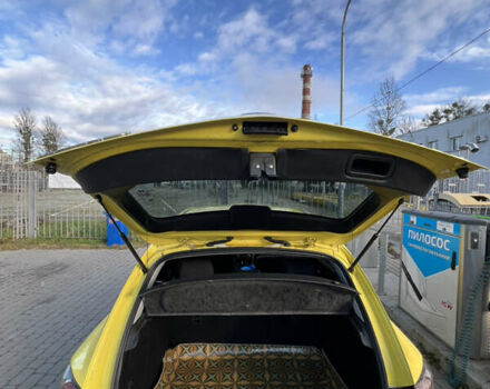 Жовтий Мазда 3, об'ємом двигуна 1.6 л та пробігом 206 тис. км за 4190 $, фото 15 на Automoto.ua