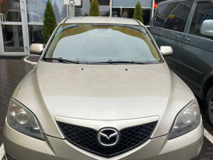 Желтый Мазда 3, объемом двигателя 1.6 л и пробегом 276 тыс. км за 4050 $, фото 1 на Automoto.ua