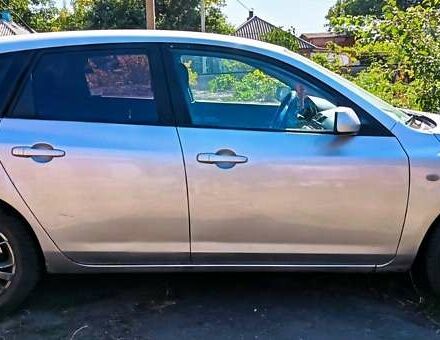 Серый Мазда 3, объемом двигателя 2 л и пробегом 260 тыс. км за 3500 $, фото 5 на Automoto.ua