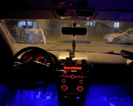 Сірий Мазда 3, об'ємом двигуна 1.6 л та пробігом 283 тис. км за 4000 $, фото 4 на Automoto.ua