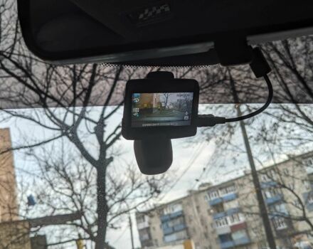 Сірий Мазда 3, об'ємом двигуна 2 л та пробігом 145 тис. км за 3999 $, фото 3 на Automoto.ua