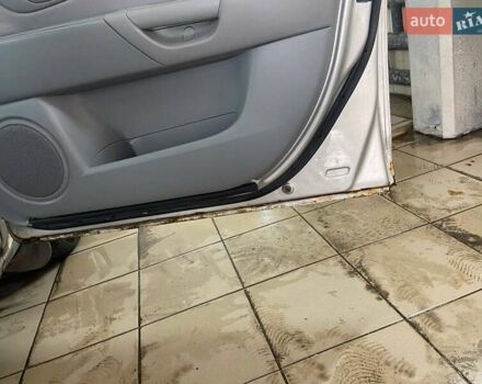 Серый Мазда 3, объемом двигателя 1.3 л и пробегом 193 тыс. км за 3200 $, фото 15 на Automoto.ua