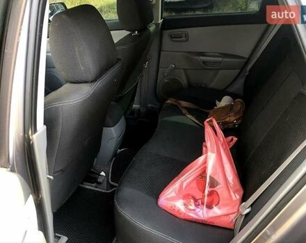 Сірий Мазда 3, об'ємом двигуна 1.6 л та пробігом 350 тис. км за 4300 $, фото 4 на Automoto.ua