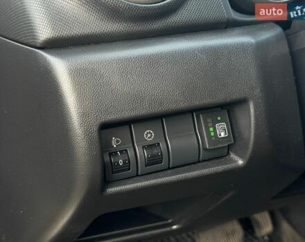 Сірий Мазда 3, об'ємом двигуна 1.6 л та пробігом 302 тис. км за 5000 $, фото 9 на Automoto.ua