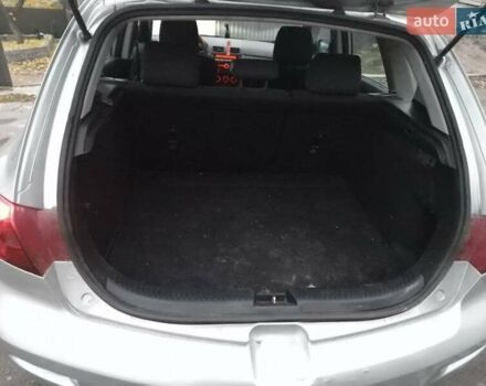 Серый Мазда 3, объемом двигателя 1.6 л и пробегом 206 тыс. км за 3950 $, фото 2 на Automoto.ua