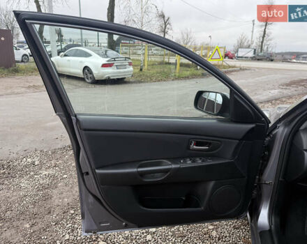 Серый Мазда 3, объемом двигателя 1.6 л и пробегом 207 тыс. км за 4600 $, фото 23 на Automoto.ua