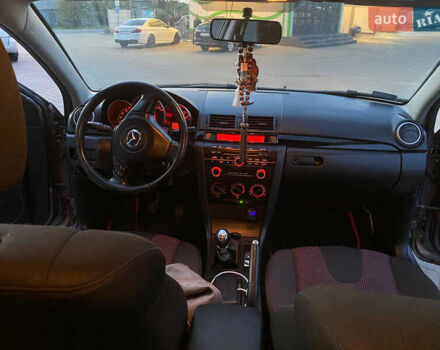 Сірий Мазда 3, об'ємом двигуна 1.6 л та пробігом 270 тис. км за 4800 $, фото 6 на Automoto.ua