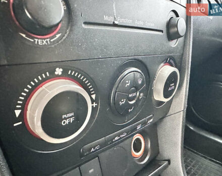 Сірий Мазда 3, об'ємом двигуна 1.6 л та пробігом 300 тис. км за 4500 $, фото 22 на Automoto.ua