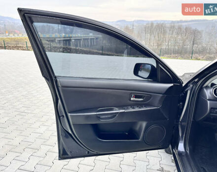 Сірий Мазда 3, об'ємом двигуна 1.6 л та пробігом 300 тис. км за 4500 $, фото 32 на Automoto.ua