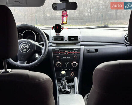 Сірий Мазда 3, об'ємом двигуна 1.6 л та пробігом 300 тис. км за 4500 $, фото 26 на Automoto.ua