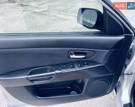 Сірий Мазда 3, об'ємом двигуна 1.6 л та пробігом 199 тис. км за 4600 $, фото 14 на Automoto.ua