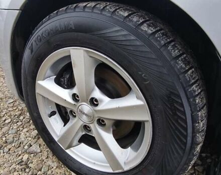 Сірий Мазда 3, об'ємом двигуна 1.6 л та пробігом 263 тис. км за 4700 $, фото 9 на Automoto.ua