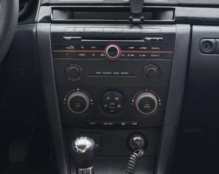 Сірий Мазда 3, об'ємом двигуна 1.6 л та пробігом 275 тис. км за 4300 $, фото 4 на Automoto.ua