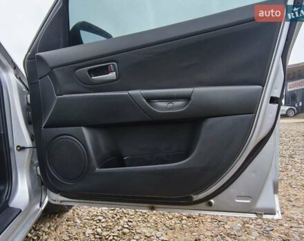 Сірий Мазда 3, об'ємом двигуна 1.6 л та пробігом 263 тис. км за 4700 $, фото 17 на Automoto.ua