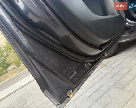 Сірий Мазда 3, об'ємом двигуна 1.6 л та пробігом 259 тис. км за 4500 $, фото 5 на Automoto.ua