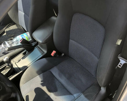 Серый Мазда 3, объемом двигателя 1.6 л и пробегом 212 тыс. км за 3500 $, фото 20 на Automoto.ua