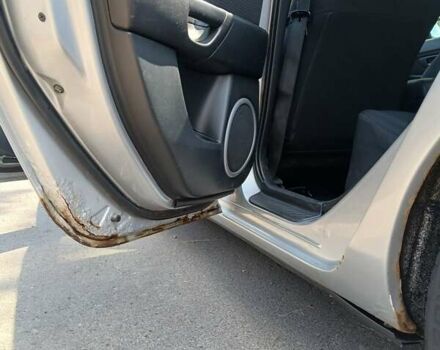 Сірий Мазда 3, об'ємом двигуна 1.6 л та пробігом 316 тис. км за 3650 $, фото 9 на Automoto.ua