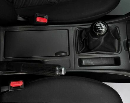 Сірий Мазда 3, об'ємом двигуна 1.6 л та пробігом 156 тис. км за 6200 $, фото 12 на Automoto.ua