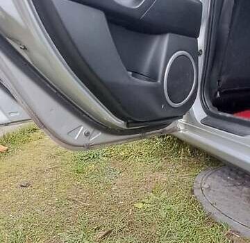 Серый Мазда 3, объемом двигателя 1.6 л и пробегом 370 тыс. км за 2200 $, фото 15 на Automoto.ua