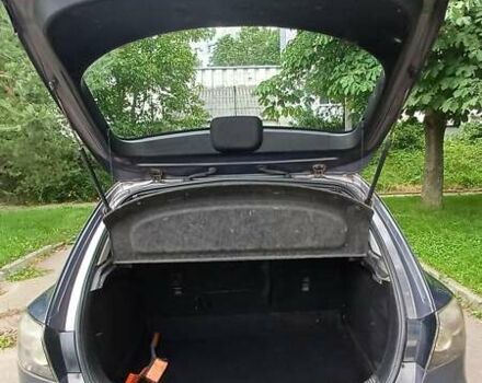 Серый Мазда 3, объемом двигателя 1.56 л и пробегом 380 тыс. км за 3600 $, фото 2 на Automoto.ua