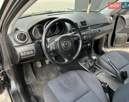Серый Мазда 3, объемом двигателя 1.6 л и пробегом 305 тыс. км за 5300 $, фото 9 на Automoto.ua