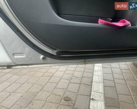 Серый Мазда 3, объемом двигателя 1.6 л и пробегом 196 тыс. км за 4500 $, фото 13 на Automoto.ua