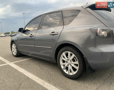 Сірий Мазда 3, об'ємом двигуна 1.6 л та пробігом 263 тис. км за 4500 $, фото 3 на Automoto.ua