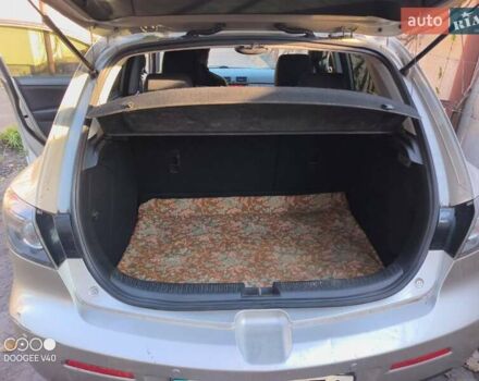 Серый Мазда 3, объемом двигателя 1.6 л и пробегом 185 тыс. км за 5999 $, фото 6 на Automoto.ua