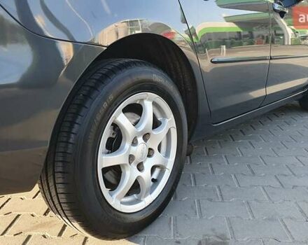 Серый Мазда 3, объемом двигателя 1.56 л и пробегом 198 тыс. км за 5700 $, фото 7 на Automoto.ua