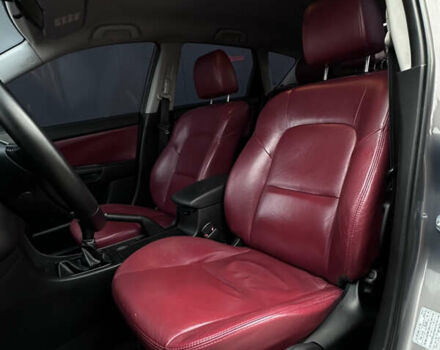 Серый Мазда 3, объемом двигателя 1.6 л и пробегом 268 тыс. км за 5400 $, фото 7 на Automoto.ua