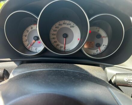 Сірий Мазда 3, об'ємом двигуна 1.6 л та пробігом 273 тис. км за 3100 $, фото 7 на Automoto.ua