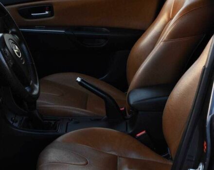 Серый Мазда 3, объемом двигателя 1.6 л и пробегом 246 тыс. км за 4550 $, фото 7 на Automoto.ua