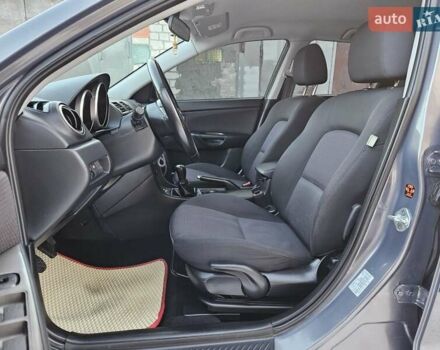 Сірий Мазда 3, об'ємом двигуна 1.6 л та пробігом 289 тис. км за 5300 $, фото 68 на Automoto.ua