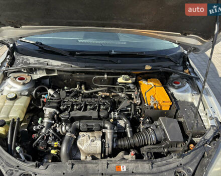 Сірий Мазда 3, об'ємом двигуна 1.56 л та пробігом 205 тис. км за 3500 $, фото 8 на Automoto.ua