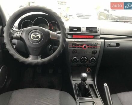 Серый Мазда 3, объемом двигателя 1.6 л и пробегом 220 тыс. км за 5090 $, фото 6 на Automoto.ua
