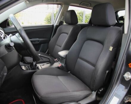 Серый Мазда 3, объемом двигателя 1.6 л и пробегом 212 тыс. км за 5300 $, фото 6 на Automoto.ua