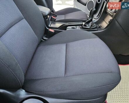 Сірий Мазда 3, об'ємом двигуна 1.6 л та пробігом 289 тис. км за 5300 $, фото 83 на Automoto.ua