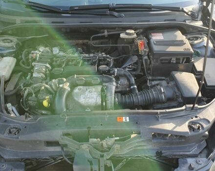 Сірий Мазда 3, об'ємом двигуна 1.6 л та пробігом 200 тис. км за 5200 $, фото 20 на Automoto.ua