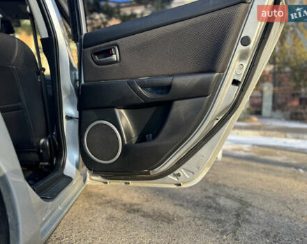 Сірий Мазда 3, об'ємом двигуна 1.6 л та пробігом 306 тис. км за 4999 $, фото 10 на Automoto.ua