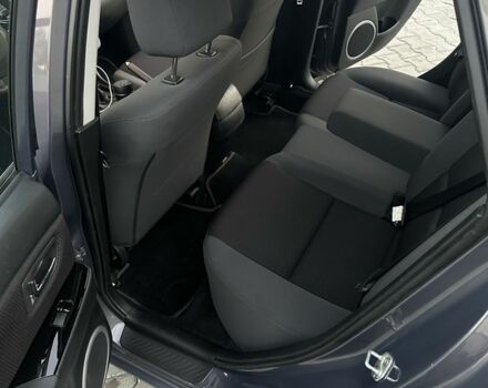 Серый Мазда 3, объемом двигателя 1.6 л и пробегом 59 тыс. км за 7000 $, фото 13 на Automoto.ua