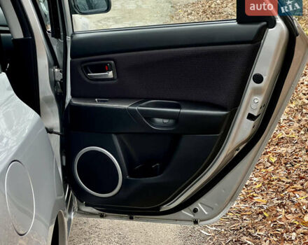 Серый Мазда 3, объемом двигателя 1.6 л и пробегом 163 тыс. км за 6250 $, фото 24 на Automoto.ua