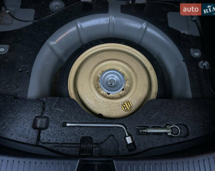 Сірий Мазда 3, об'ємом двигуна 1.6 л та пробігом 253 тис. км за 5700 $, фото 48 на Automoto.ua