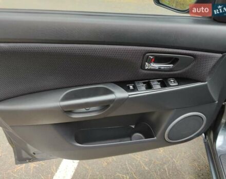 Серый Мазда 3, объемом двигателя 1.6 л и пробегом 191 тыс. км за 5500 $, фото 22 на Automoto.ua