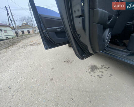 Серый Мазда 3, объемом двигателя 1.6 л и пробегом 220 тыс. км за 4200 $, фото 9 на Automoto.ua