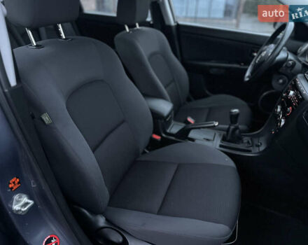 Сірий Мазда 3, об'ємом двигуна 1.6 л та пробігом 253 тис. км за 5700 $, фото 40 на Automoto.ua