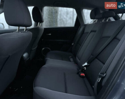 Сірий Мазда 3, об'ємом двигуна 1.6 л та пробігом 253 тис. км за 5700 $, фото 32 на Automoto.ua