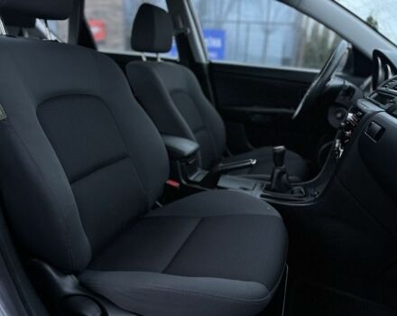 Сірий Мазда 3, об'ємом двигуна 1.6 л та пробігом 253 тис. км за 5700 $, фото 6 на Automoto.ua