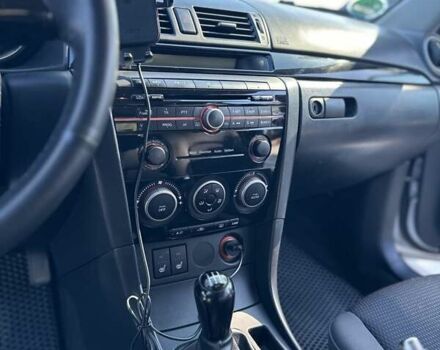 Сірий Мазда 3, об'ємом двигуна 1.6 л та пробігом 215 тис. км за 6800 $, фото 4 на Automoto.ua