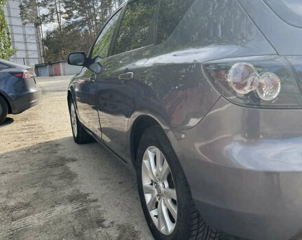 Сірий Мазда 3, об'ємом двигуна 1.6 л та пробігом 266 тис. км за 4300 $, фото 4 на Automoto.ua